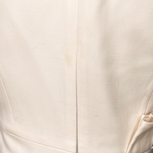 Gorgeous Alexander McQueen Cream Wool Dress Size 40, minor markings - Picture 5 of 6